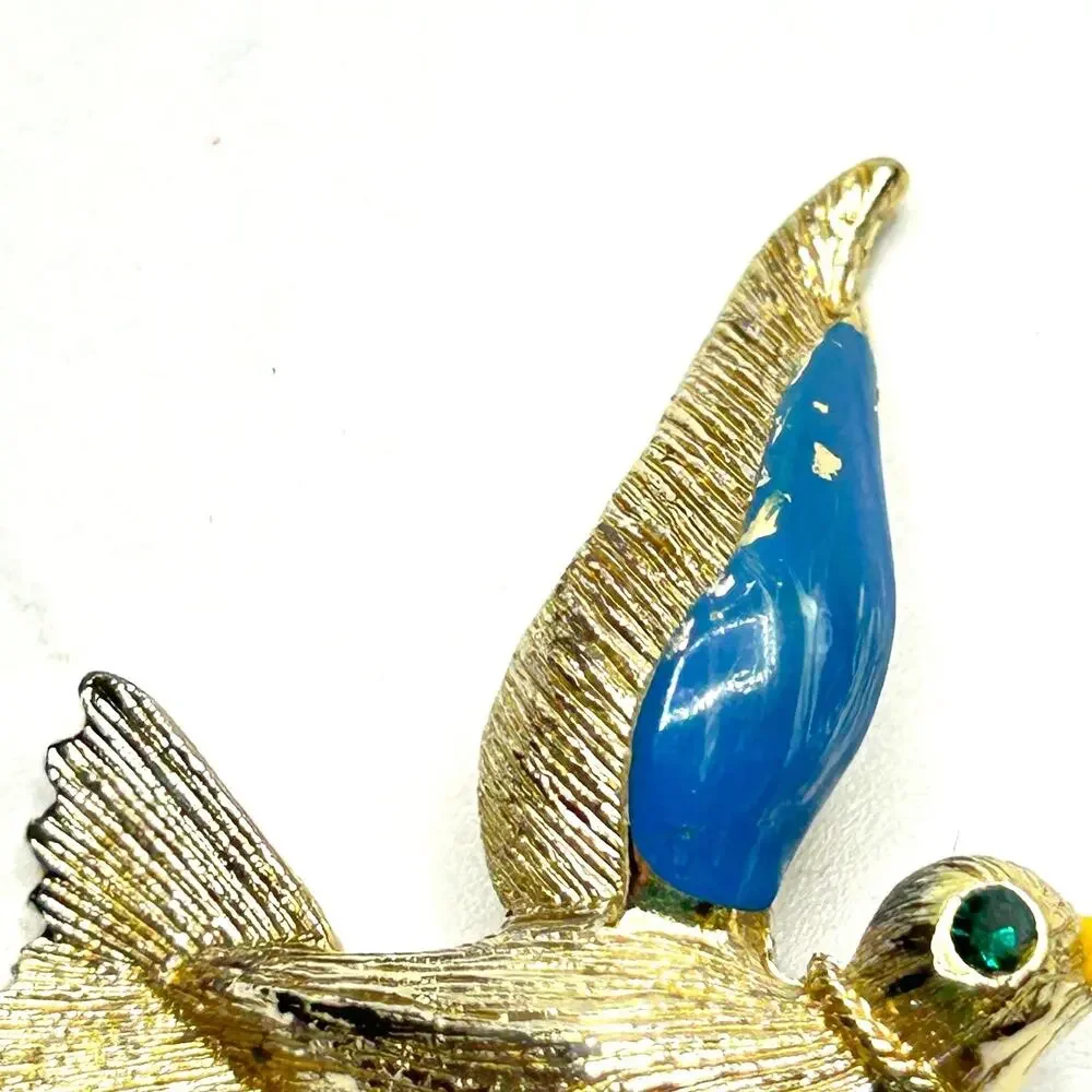 Blue Bird Brooch Gold Tone Enamel Vintage 1950s Unsigned Beauty Midcentury Pin
